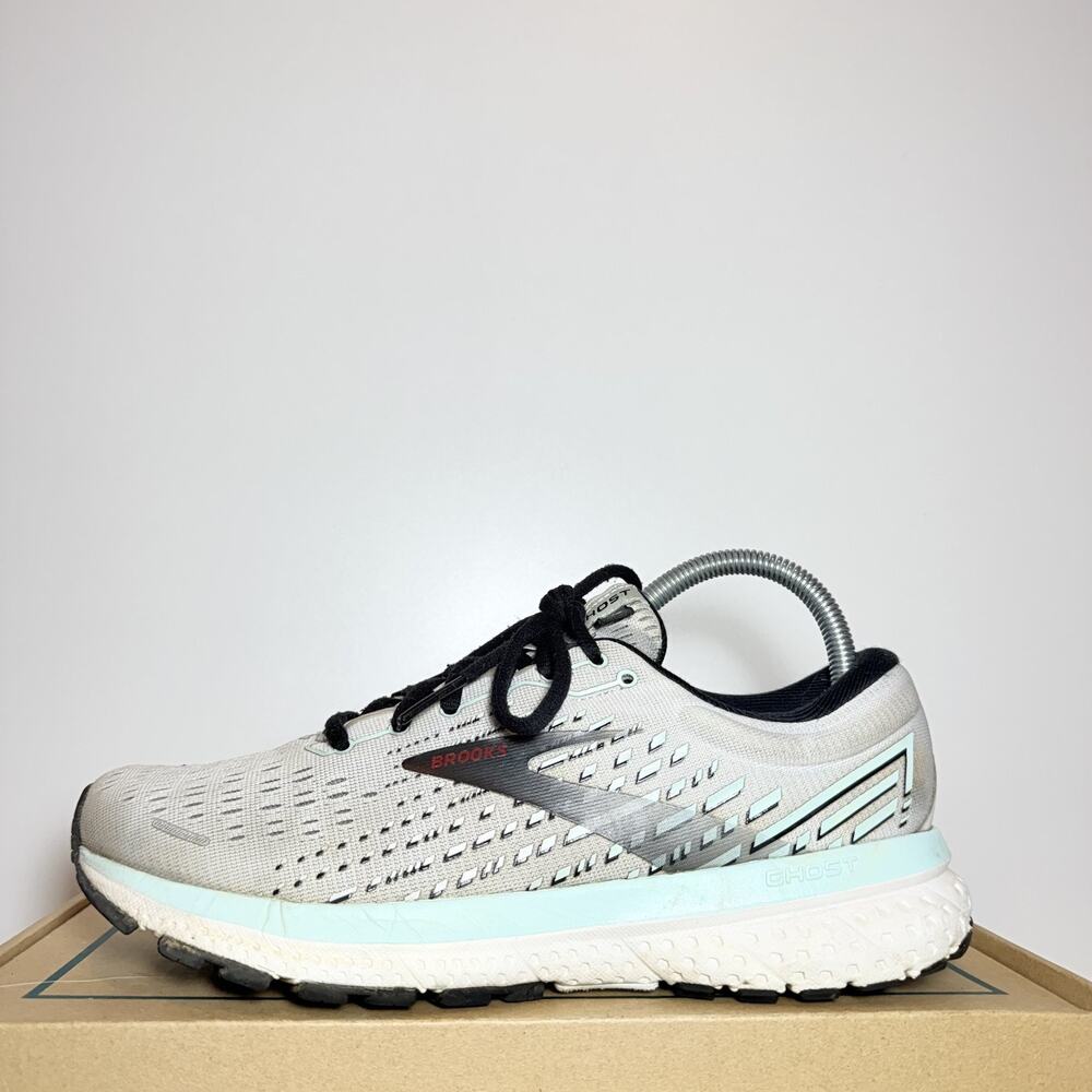 Brooks Ghost 13 Womens Size 8 Gray White Silver Athletic Running Shoes Sneakers